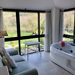 Akla Palacio Torre De Ruesga 4*