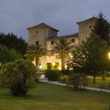 Hotel Akla Palacio Torre De Ruesga