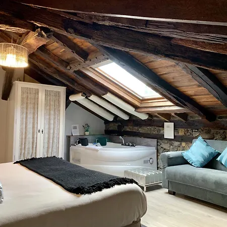 Akla Palacio Torre De Ruesga