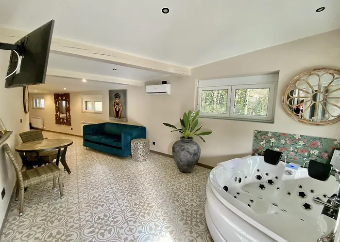 Akla Palacio Torre De Ruesga Calseca