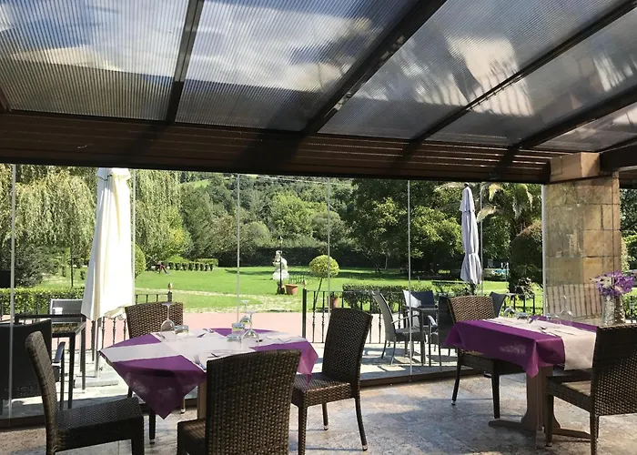 Hotel Akla Palacio Torre De Ruesga