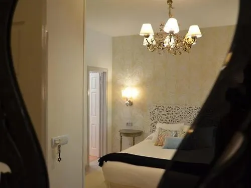 Hotel Akla Palacio Torre De Ruesga