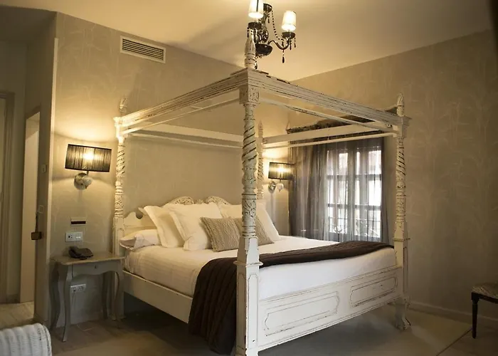 Hotel Akla Palacio Torre De Ruesga