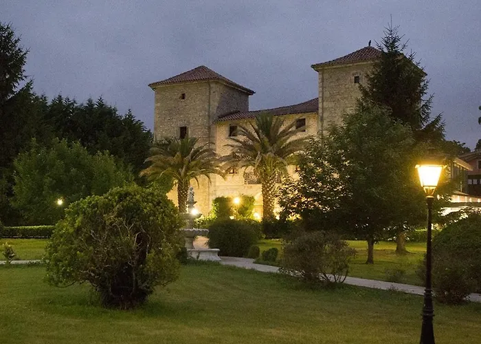 Hotel Akla Palacio Torre De Ruesga