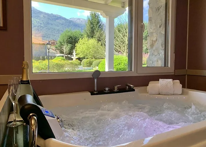 Akla Palacio Torre De Ruesga 4* Calseca