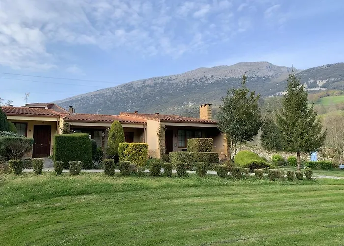 Akla Palacio Torre De Ruesga 4*