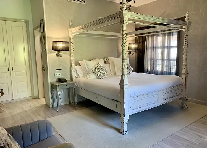 Akla Palacio Torre De Ruesga 4* Calseca