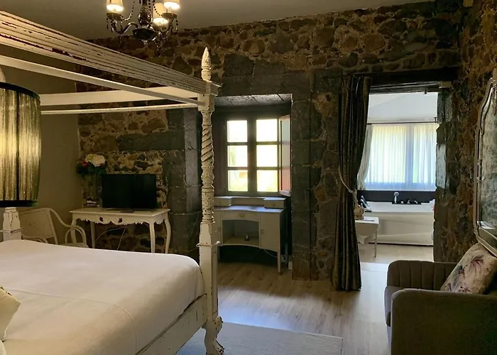 Akla Palacio Torre De Ruesga Hotel Calseca