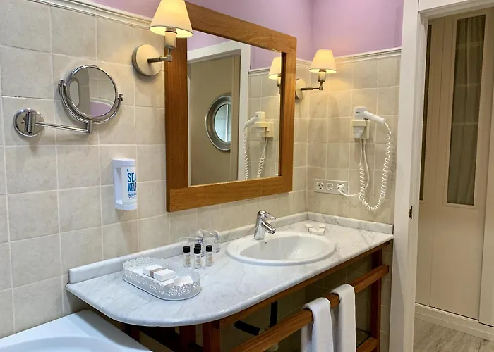 Hotel Akla Palacio Torre De Ruesga Calseca