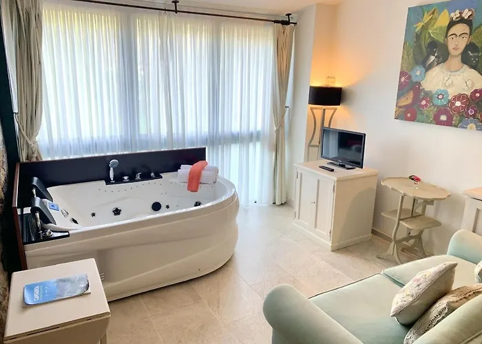 Hotel Akla Palacio Torre De Ruesga Calseca