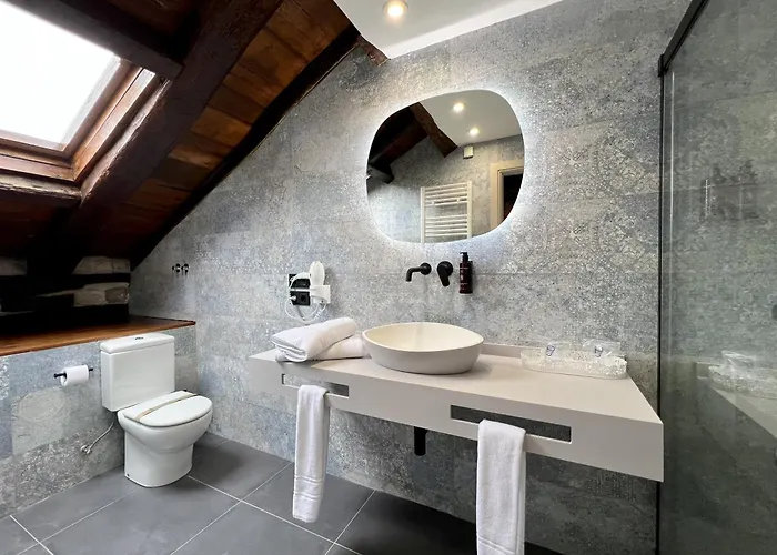 Akla Palacio Torre De Ruesga