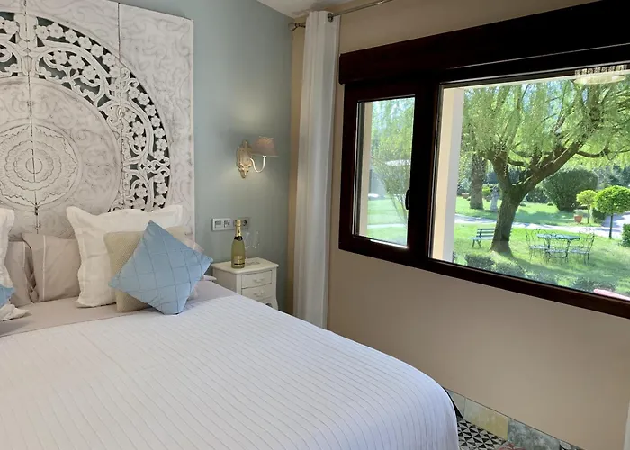 Akla Palacio Torre De Ruesga 4*