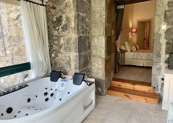 Hotel Akla Palacio Torre De Ruesga Calseca